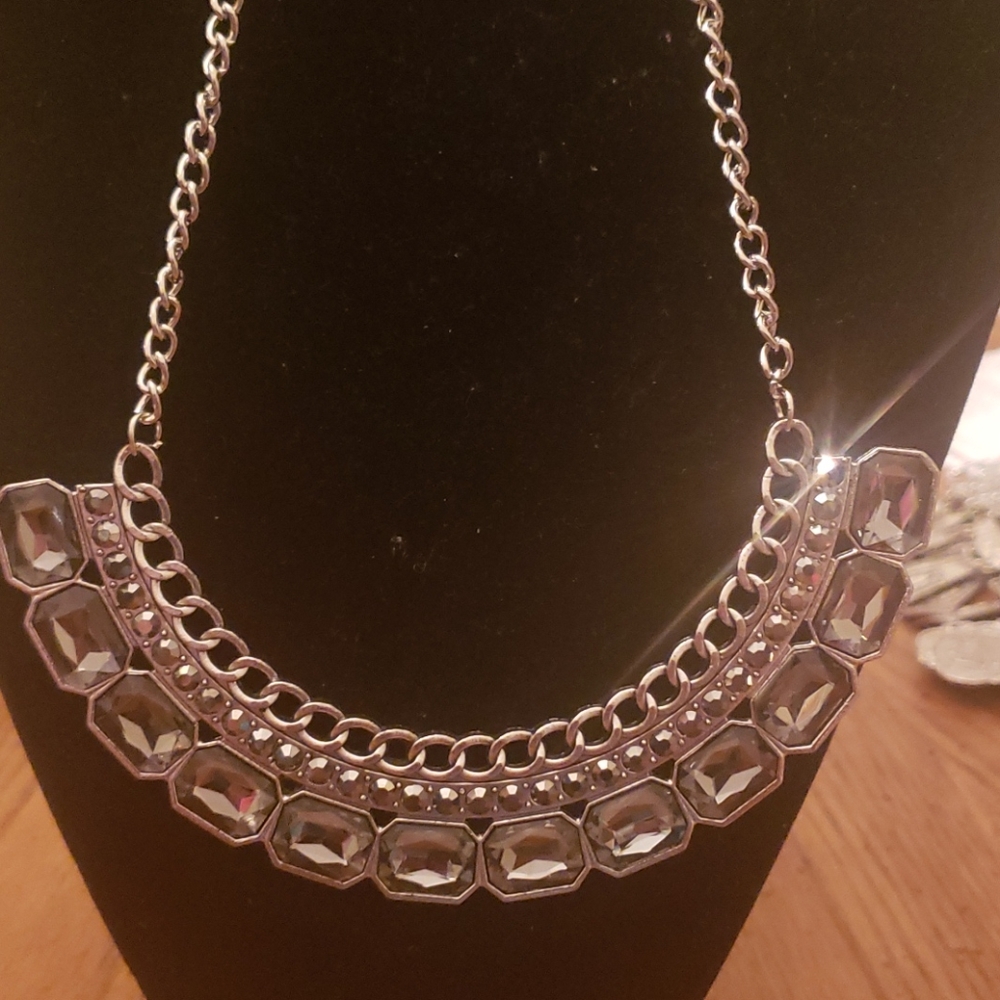 Short necklace